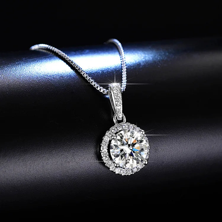 Eclat Elegance: Red Carpet Radiance Collection "Encounter Pendant"