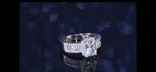 Eclat Elegance: Red Carpet Radiance Collection "Distinction Diamond" Ring