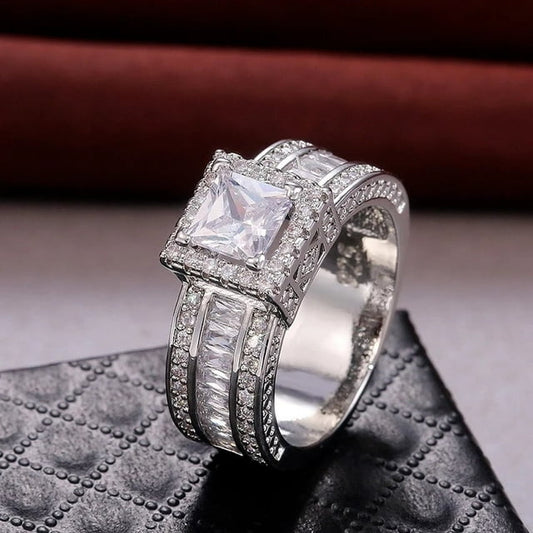 Eclat Elegance: Red Carpet Radiance Collection "Solid Rock Ring"