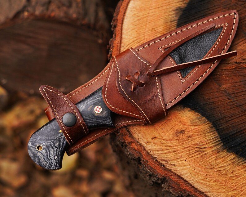 10" Handmade Damascus Bowie Knife, Beautiful Hunting knife, Hand forged Damascus steel knife Non slip Color wood handle leather sheath Gifts